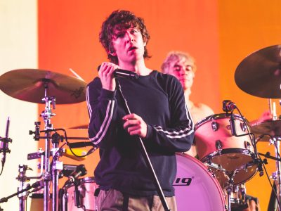 Глядзіце, як Turnstile дэбютуюць у «Saturday Night Live» з песнямі «Birds» і «I Care/Dull»